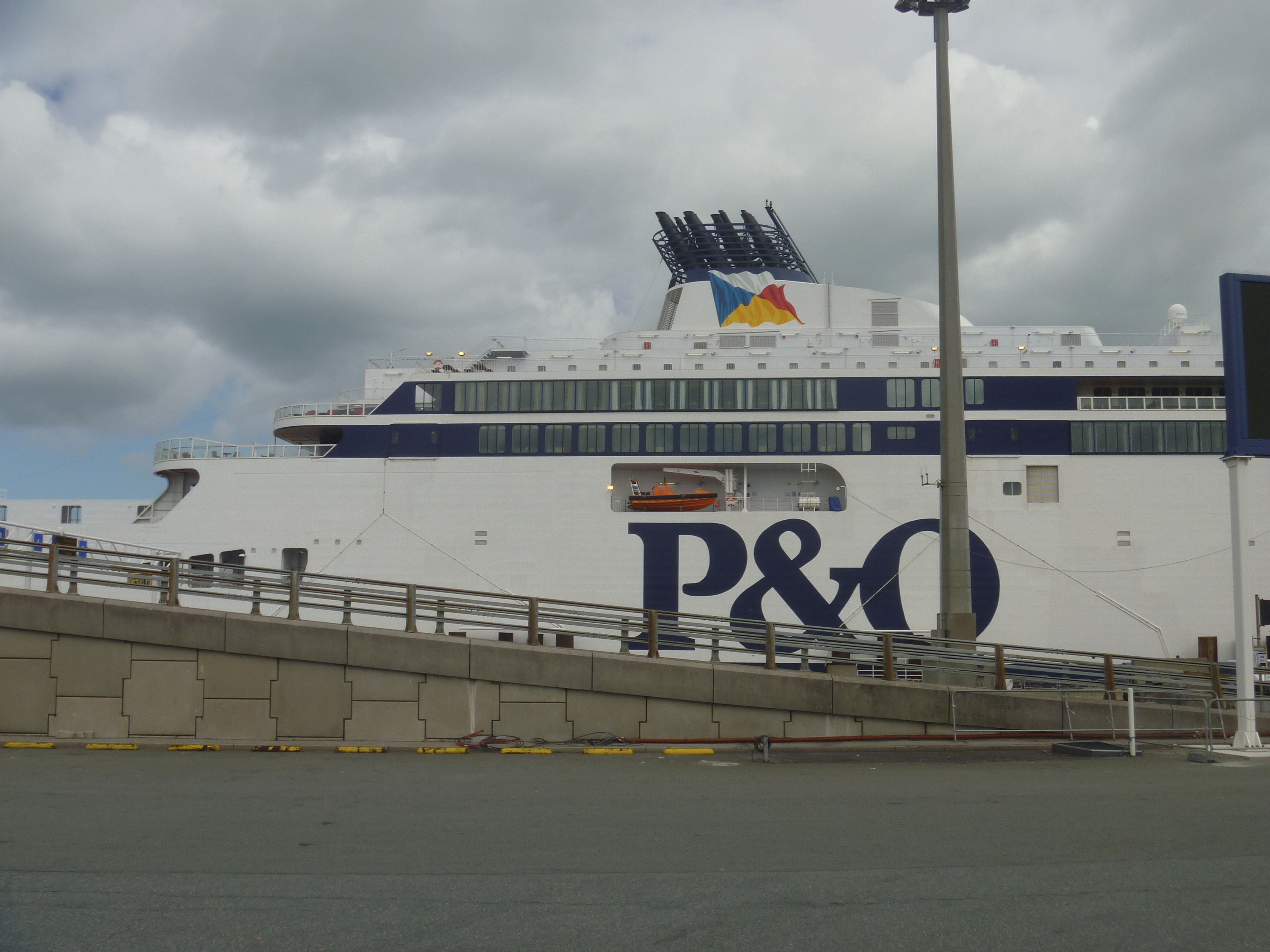 P1080857